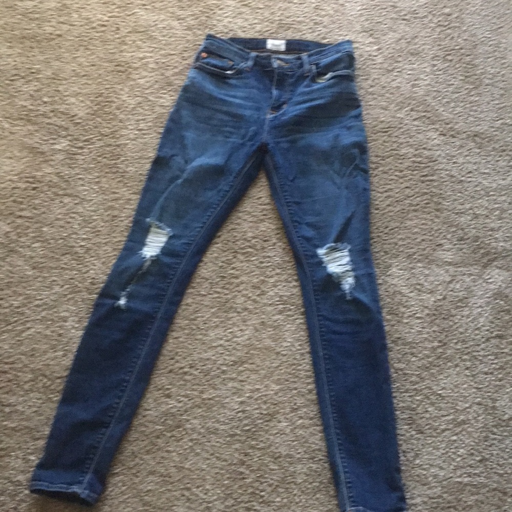 Distressed skinny jeans